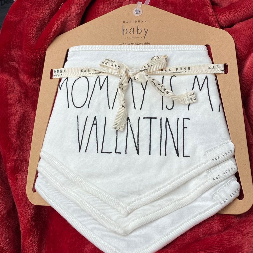NWT RAE DUNN bib set